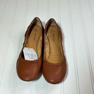 Time and Tru Women's Tan Ballet Flats